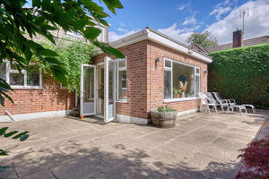 Rear External - click for photo gallery
